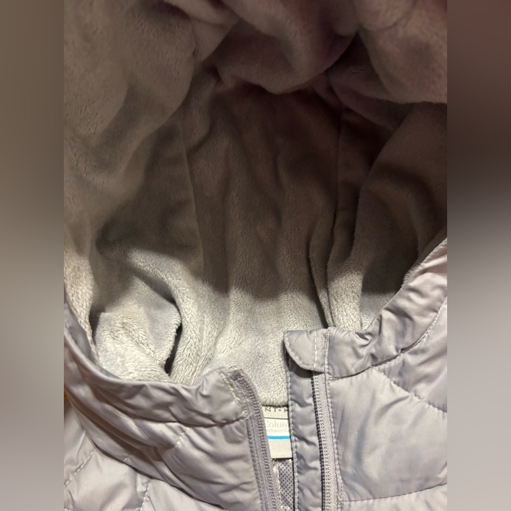Columbia Women's Light Gray Ski Jacket - Picture 7 of 14